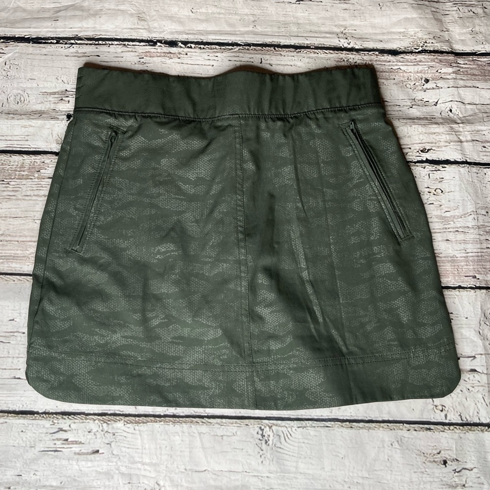 Orvis Green Camo Embossed Athletic Skort Size XS - Picture 1 of 7